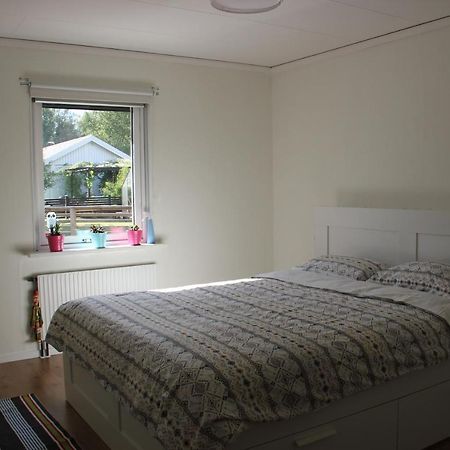 Private Room For Rent In A Villa With Garden View Älmhult Eksteriør billede