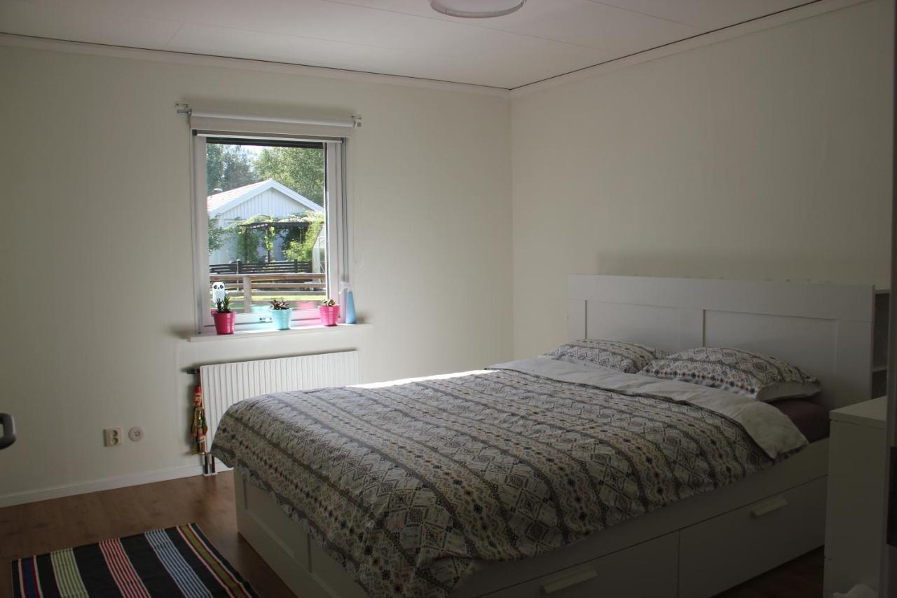 Private Room For Rent In A Villa With Garden View Älmhult Eksteriør billede